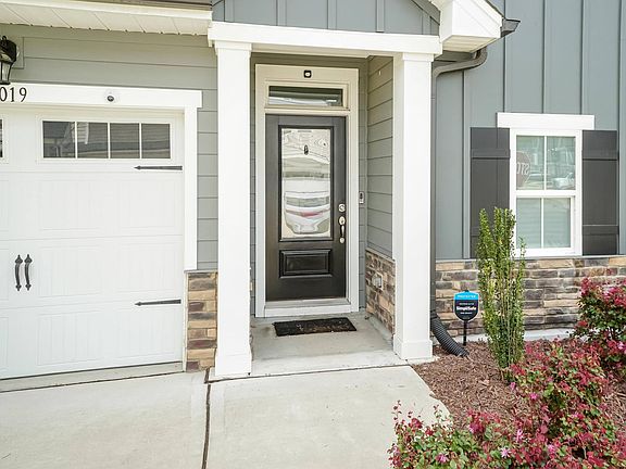 2nd image of 3019 Dunnock Dr