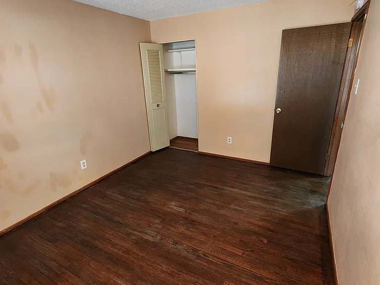 9547 Winkler Dr — Photo 8