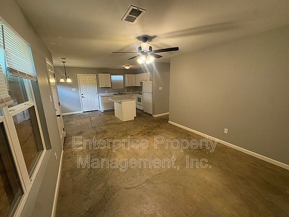5th image of 3292 Denver St