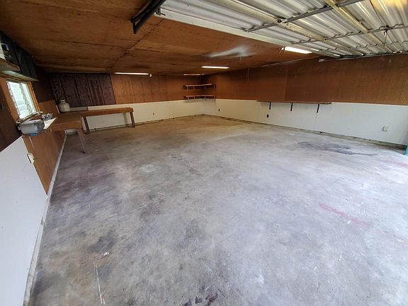 4th image of 1715 Fernbrook Ln