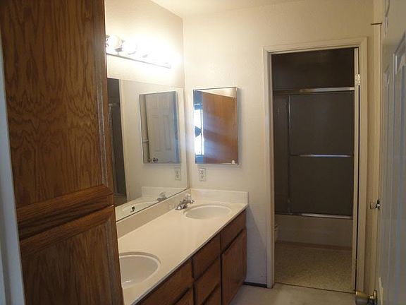 2nd image of 2833 Buena Knoll Ct