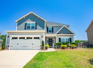 2220 Oldenburg Ln, Hope Mills, NC 28348