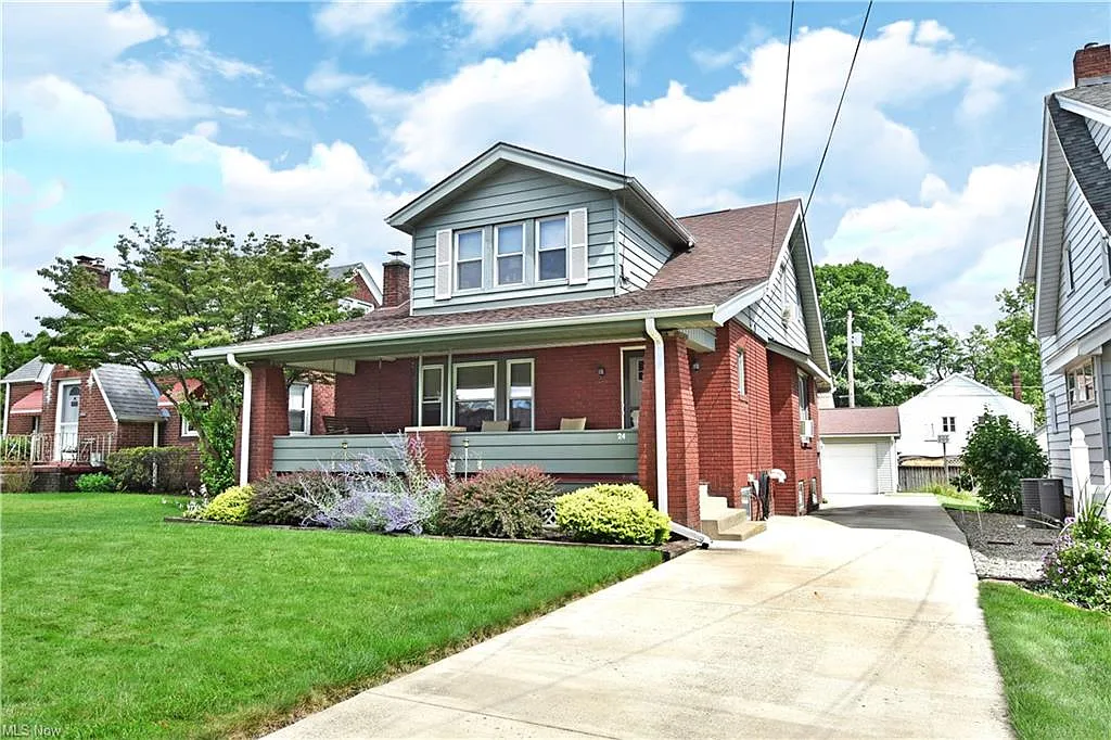 24 Maple Dr photo 1