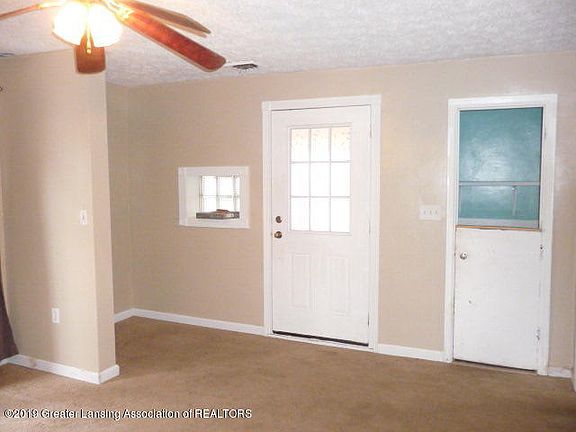 3rd image of 1702 N Glenrose Ave