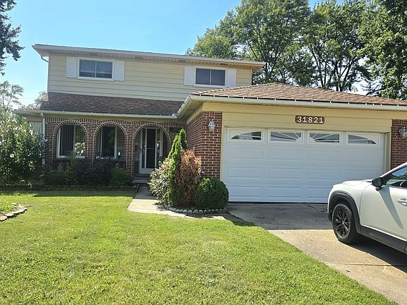2nd image of 31821 Beechwood Dr