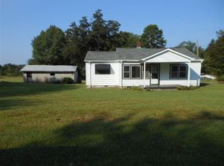 302 Taylor St, Central, SC 29630