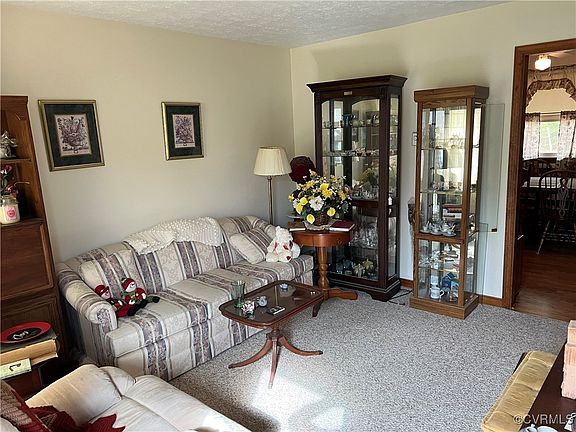 2nd image of 433 Evanrude Ln