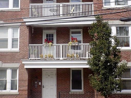 1st image of 41 1/2 Harbor St Unit 1R