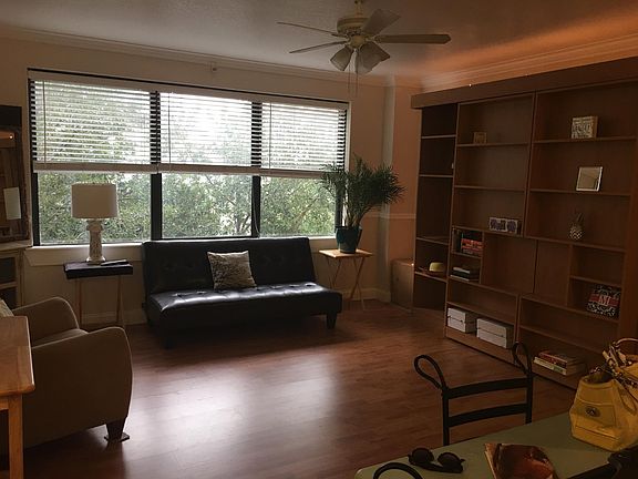 Condo with the feel of a treehouse. This studio is fully furnished with separate dressing area and bath. Full kitchen. Downtown living close to all Hospitals & sports . Walkable area. Safe.