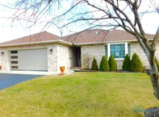 2009 Greystone Dr, Findlay, OH 45840