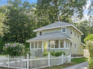 12 Romola Rd, Worcester, MA 01605
