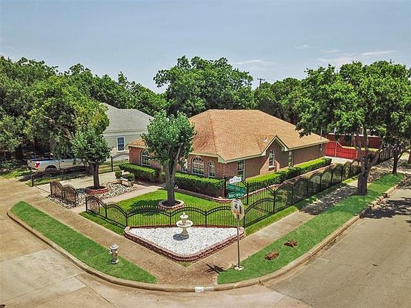 3rd image of 1102 Cedar Hill Ave