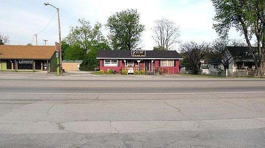 2nd image of 409 S Main St