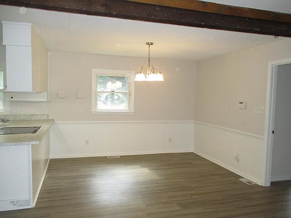 4th image of 4140 Daniel Ct