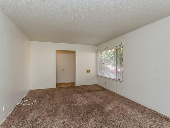 4th image of 2237 W Michigan Ave