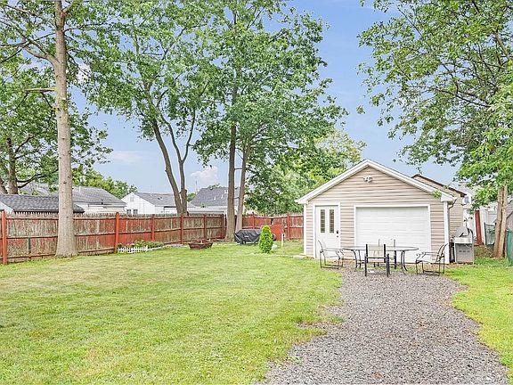 Detached one car garage