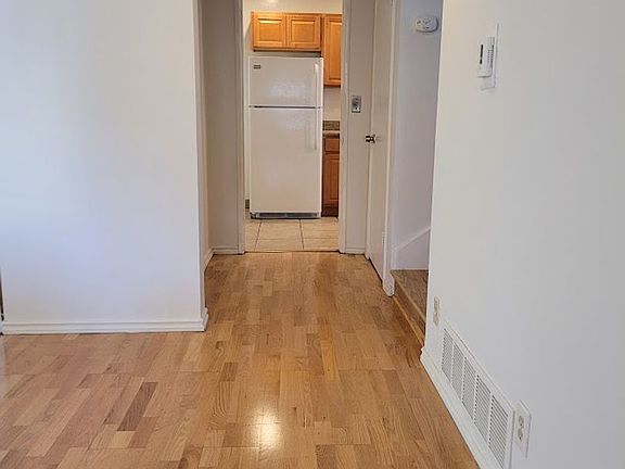 5th image of 1629 S Van Ness Ave APT 1