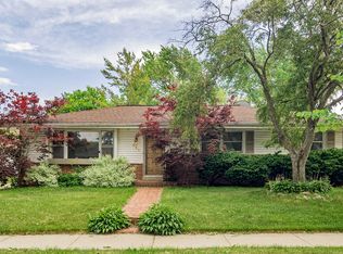 819 W Maplewood Ct, Milwaukee, WI 53221