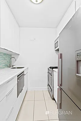 Sold by (Legacy) Elegran | media 2