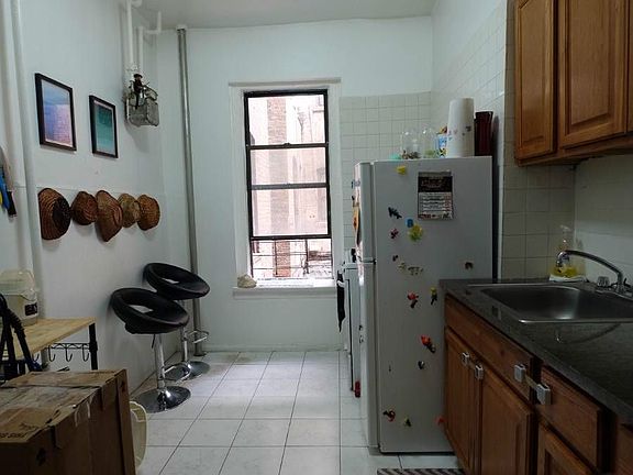 2nd image of 600 Academy St APT 2