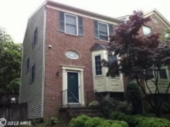 14012 Adolphus Dr, Centreville, VA 20121
