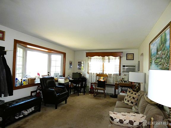 4th image of 633 S Lincoln Ave