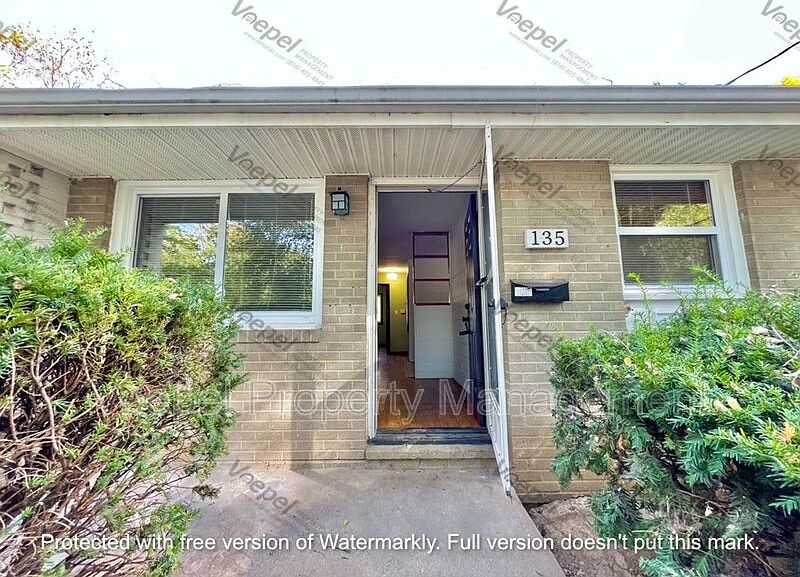 1st image of 135 S Fuller St