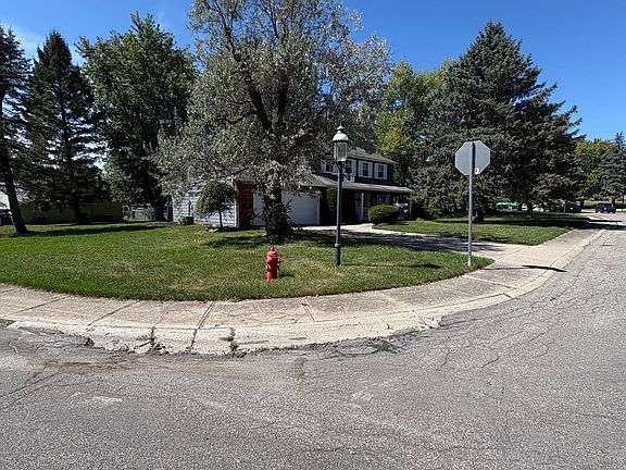 3rd image of 410 Inglenook Pl