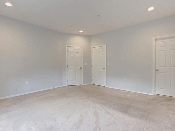 5th image of 70 Jacqueline Way