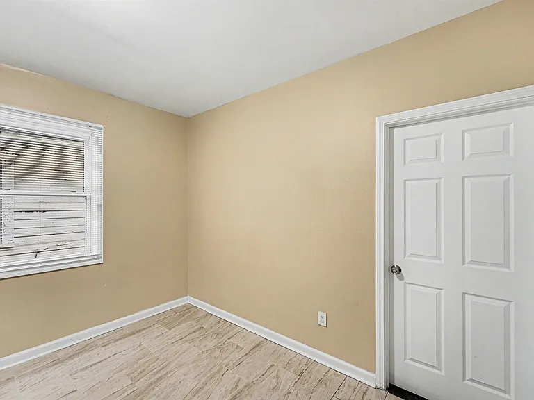 3226 Carter St — Photo 9