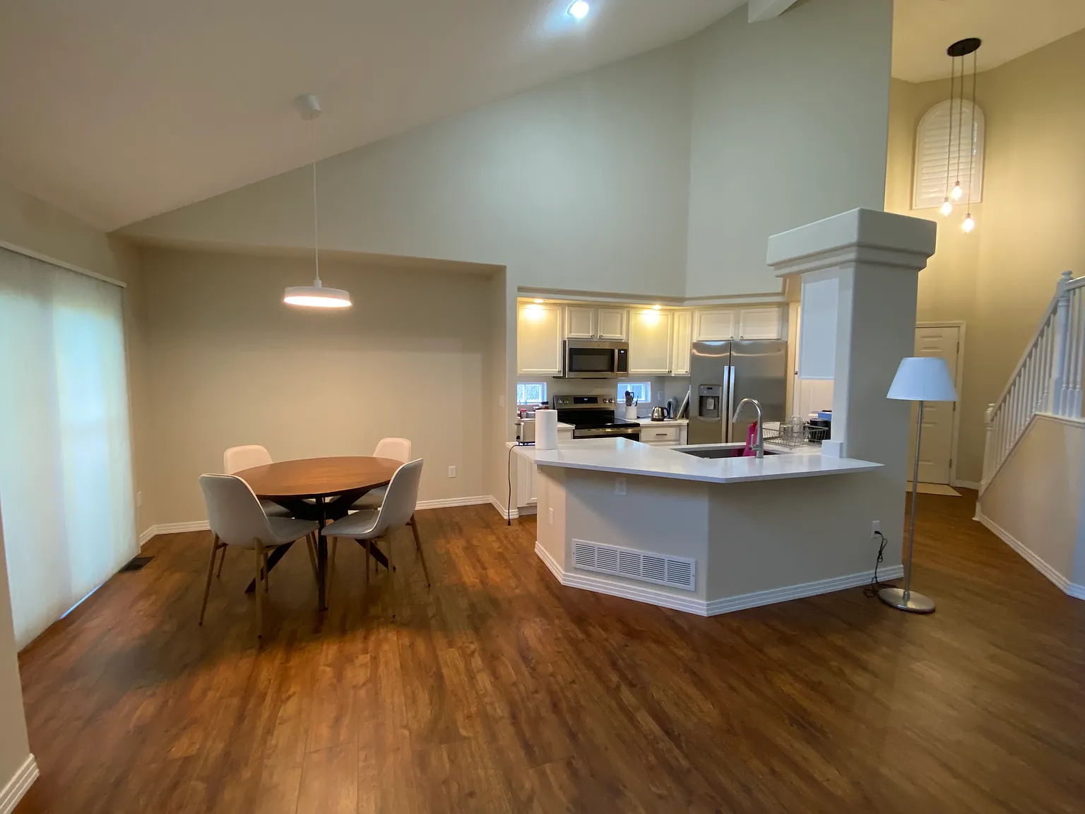 2 bed, 2.5 bath, 2577 sqft, $3,000 — Photo 3