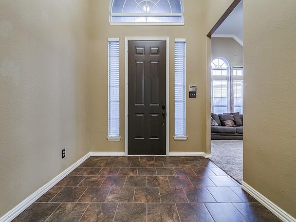 3rd image of 929 Heatherwood Dr