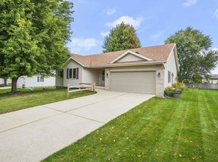 409 Rosemal Ln, Deforest, WI 53532