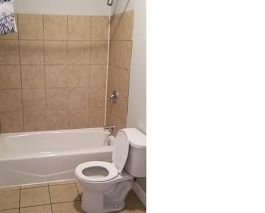 2nd image of 6911 S Paxton Ave #3