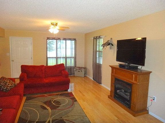 2nd image of 193 Sparrows Bay Ln