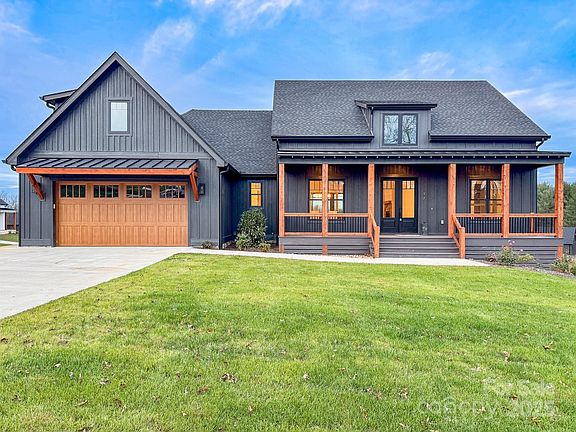 2nd image of 17 Skylar Ln