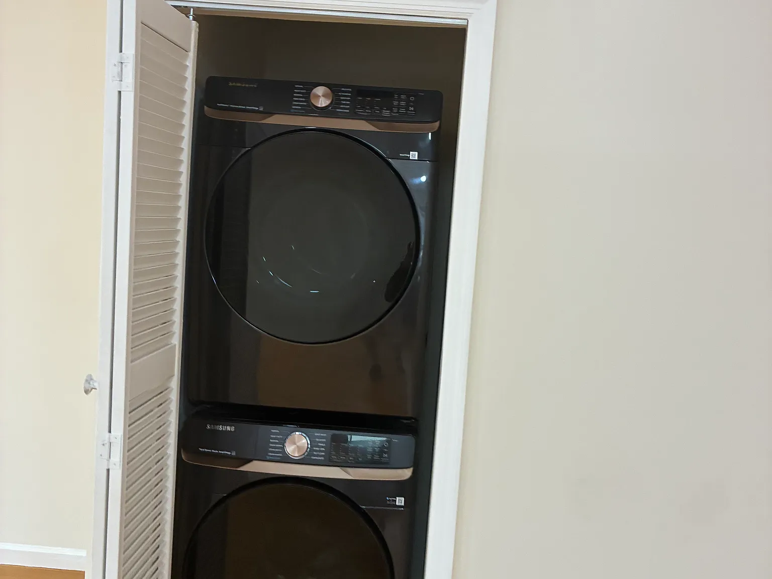 3 bed, 1800 sqft, $2,700 — Photo 4