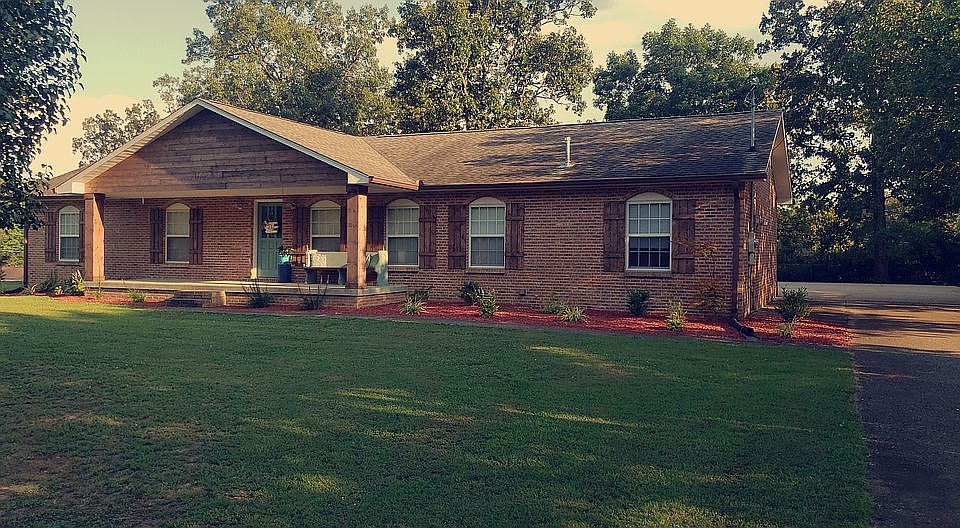 2nd image of 536 Callahan Dr