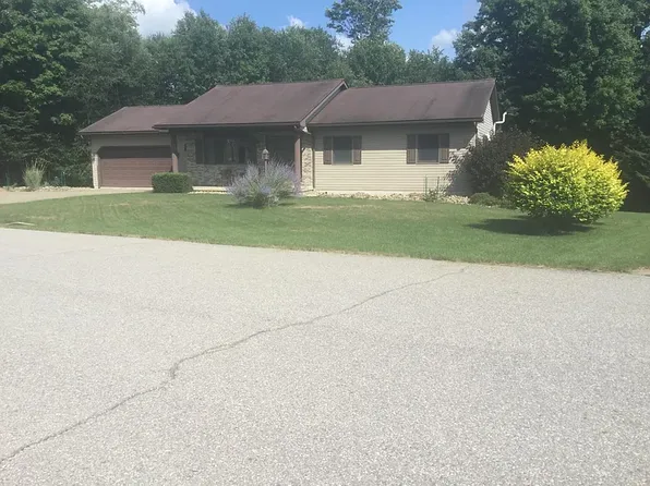 2060 Green Glen Dr, Du Bois, PA 15801