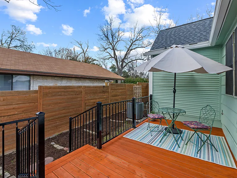 1120 Vance St #1 — Photo 14