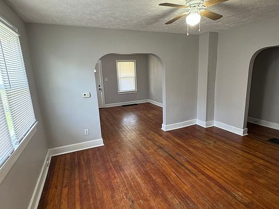 4th image of 1715 E Tabor St