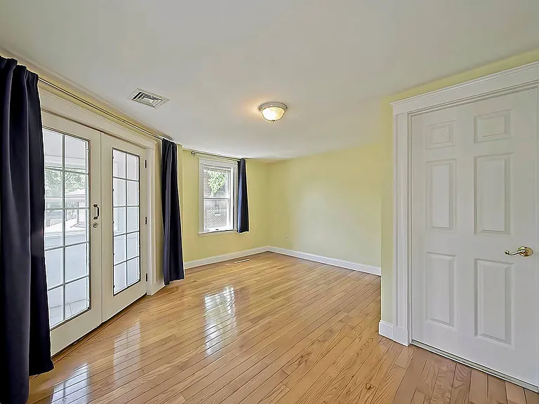 201-203 Clark St — Photo 11