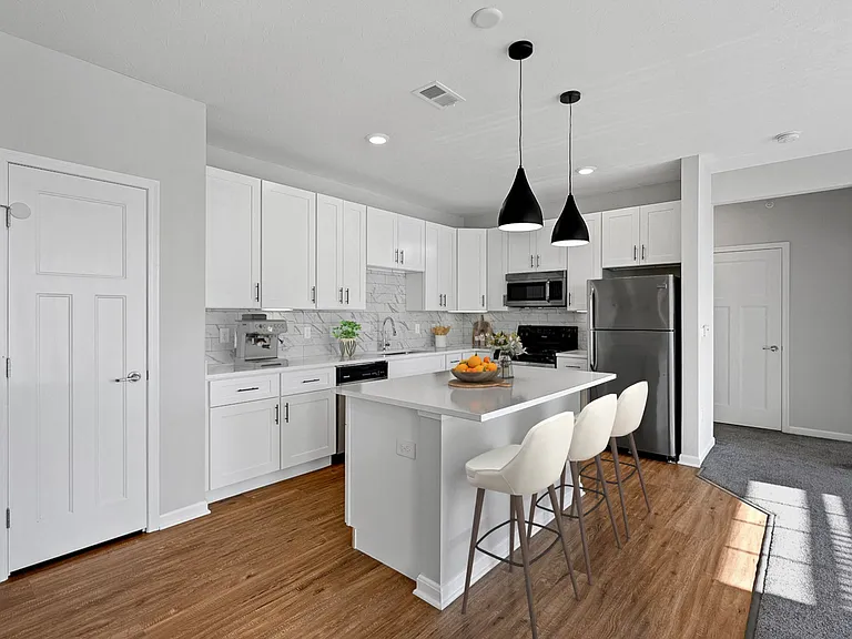 Monmouth Row Apartments — Photo 13