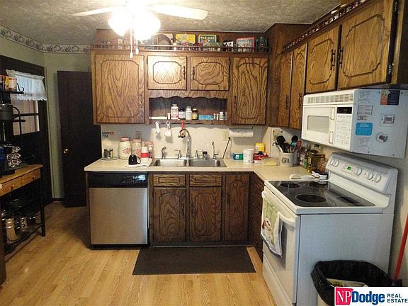 2nd image of 411 W 10th St