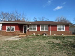 422 Northcutt Dr, Lindsay, OK 73052