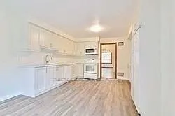 7887 Dufferin St — Photo 15