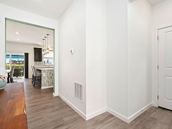 5th image of 6202 Waterclover St