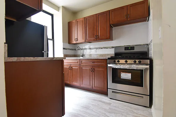 Rented by Clove Realty LLC | media 1