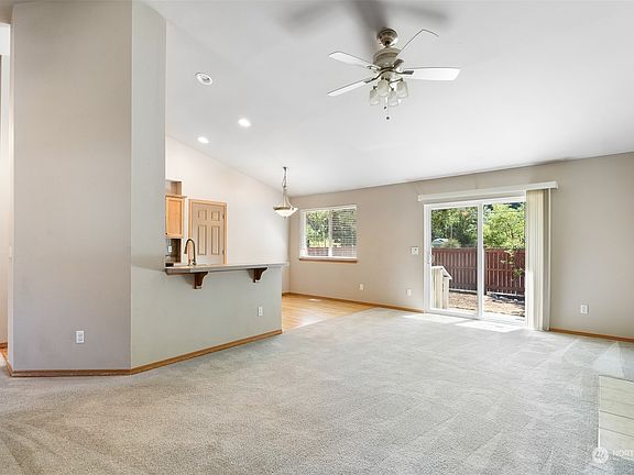 5th image of 15815 Yelm Terra Way SE