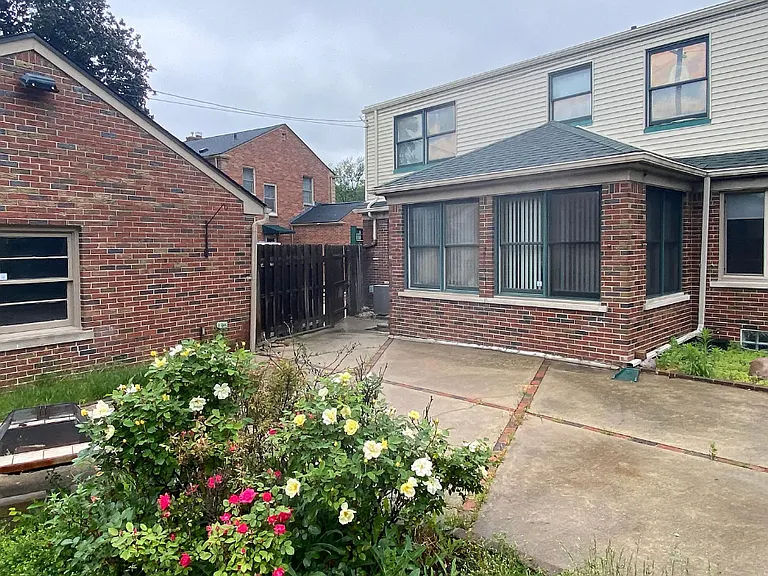 451 Maison Rd — Photo 2